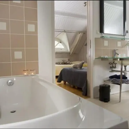 Hébergement de vacances Domaine Des Célestins - Grange Aux Fées *